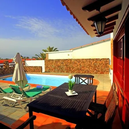 Lvv With Private Pool, 600m From The Beach