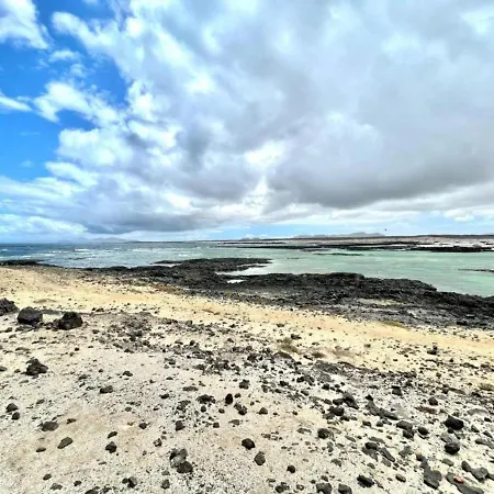 Βίλα Lvv With Private Pool, 600m From The Beach *
